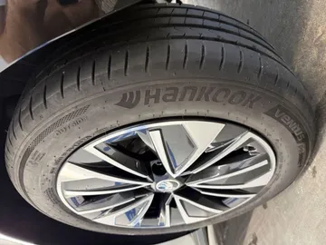 Car image 39