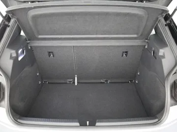 Car image 35