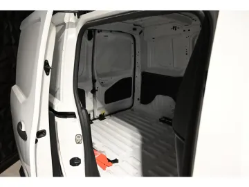 Car image 38
