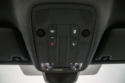 Car image 36