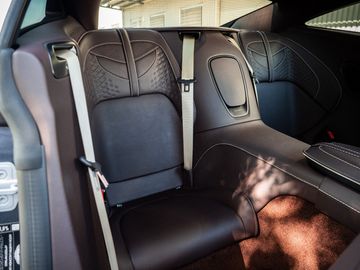 Car image 32