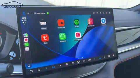 Car image 25