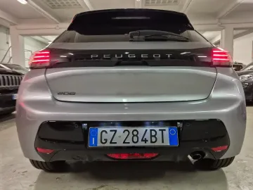 Car image 27