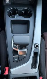 Car image 30