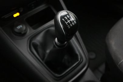 Car image 32