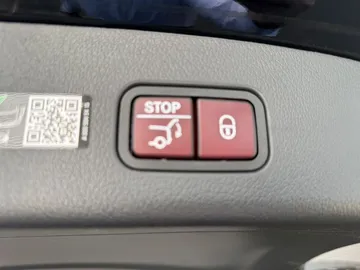 Car image 35