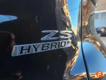 Car image 25