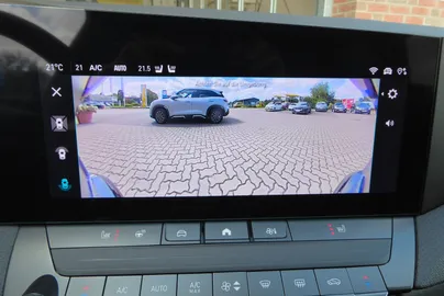 Car image 23