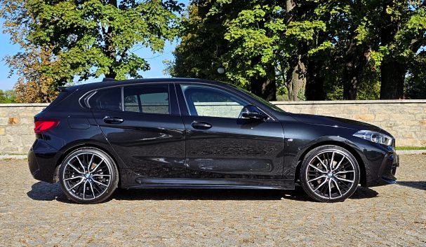 BMW 118i M Sport 103 kW image number 6