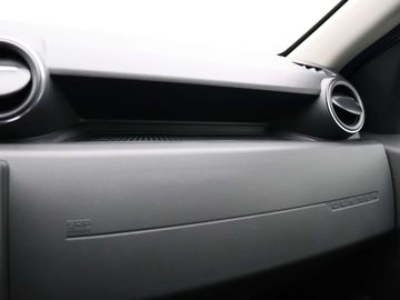 Car image 33