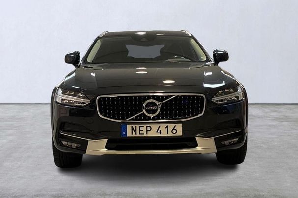 Volvo V90 Cross Country D4 AWD Pro 141 kW image number 6