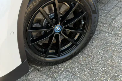 Car image 40