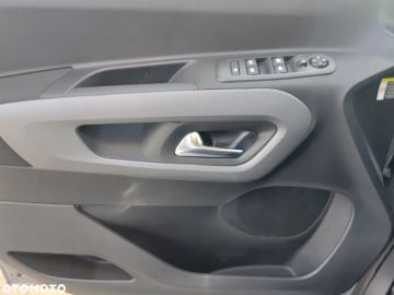 Car image 36