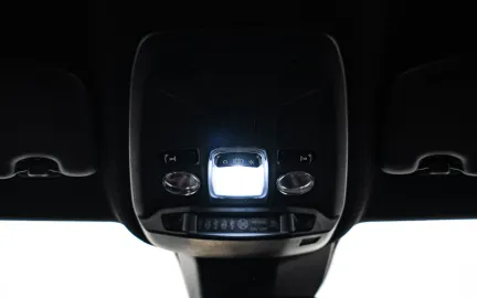 Car image 25