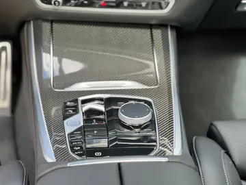 Car image 42