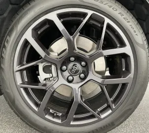 Car image 40