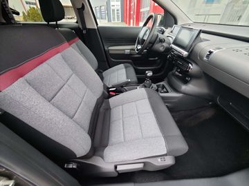 Car image 11