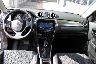 Car image 15