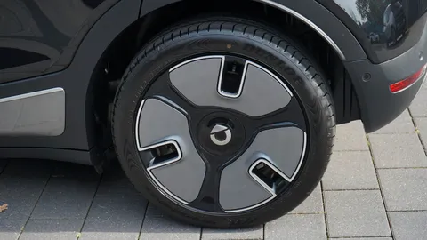 Car image 43