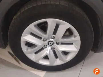 Car image 30