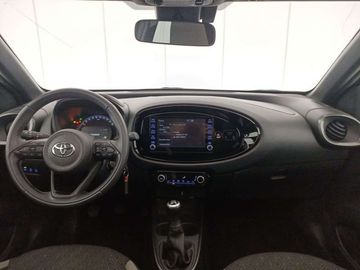 Car image 9