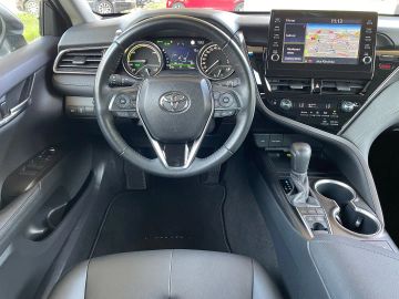 Car image 15