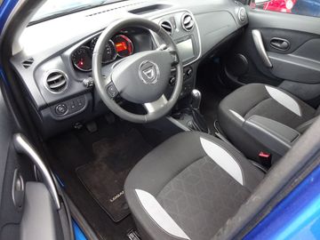 Car image 10