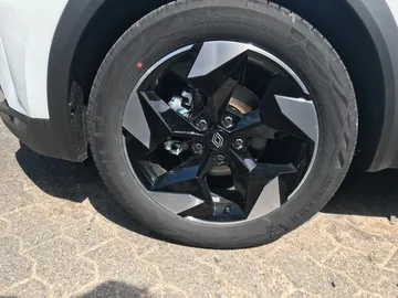Car image 33