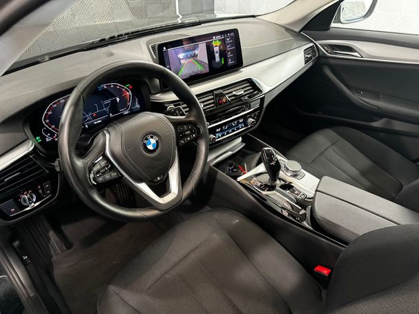 BMW 520d Touring xDrive 140 kW image number 25