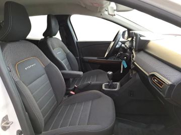 Car image 11