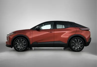 Car image 3