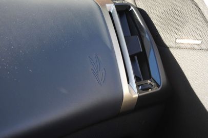 Car image 38