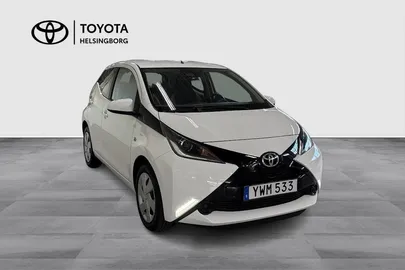 Car image 2