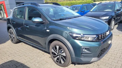 Car image 2