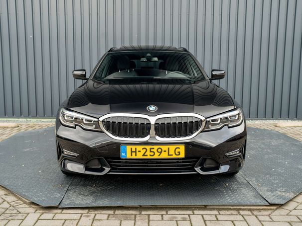 BMW 320i Touring 135 kW image number 43