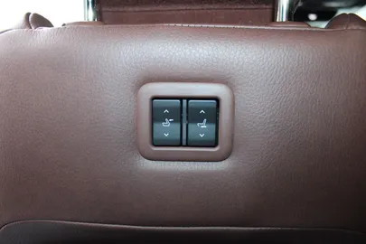 Car image 35