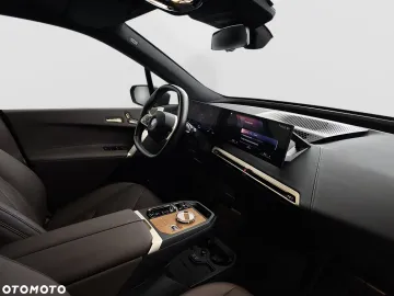 Car image 40