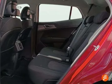 Car image 32