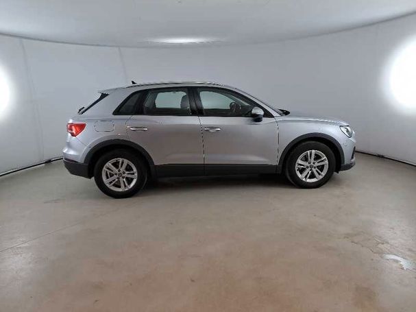 Audi Q3 35 TDI S tronic Business 110 kW image number 3