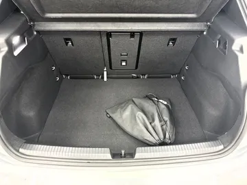 Car image 39