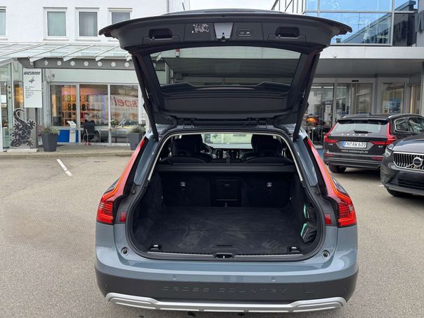 Volvo V90 Cross Country B4 Pro AWD 145 kW image number 6