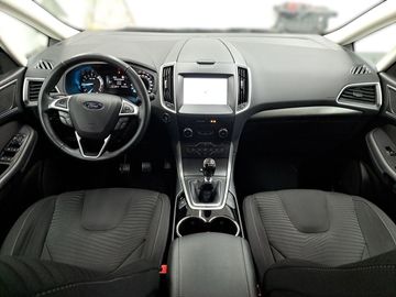 Car image 12