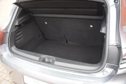 Car image 27