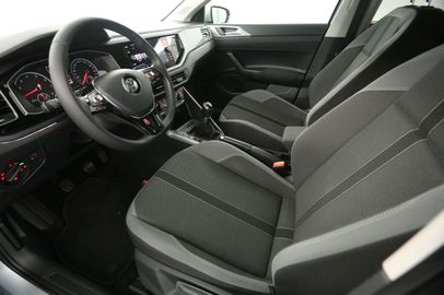 Car image 20