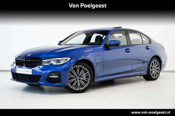 BMW 330e M Sport 215 kW image number 1