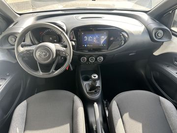 Car image 10