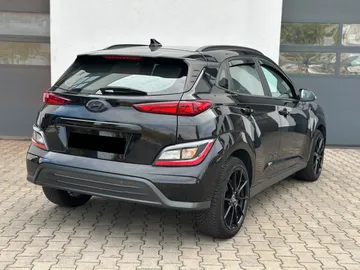 Car image 25