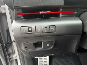 Car image 40