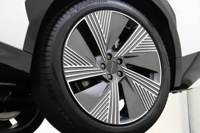 Car image 45