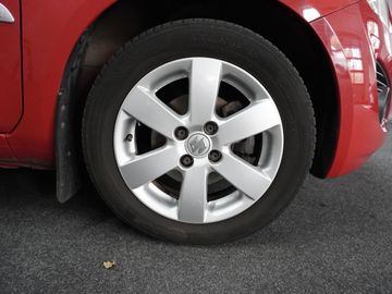 Car image 20